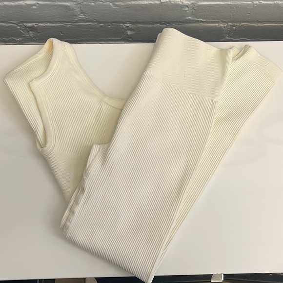 White Ribbed Workout Set NWOT Size Small - Picture 1 of 1